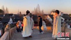 上海朱家角古镇改造升级 积极“备战”新春佳节