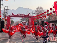 （新春走基层）从看“村晚”到游“村晚”：民
